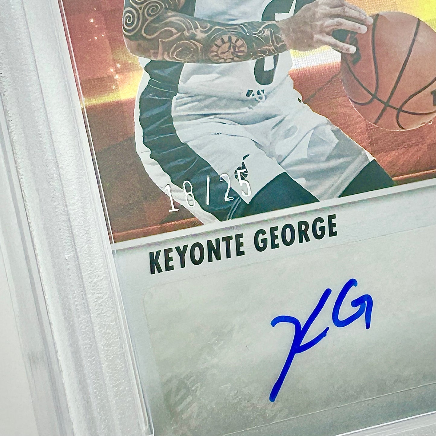 2023-24 Panini Hoops Hot Signatures Rookies Red / 25: #HSR-KG Keyonte George (PSA 7)